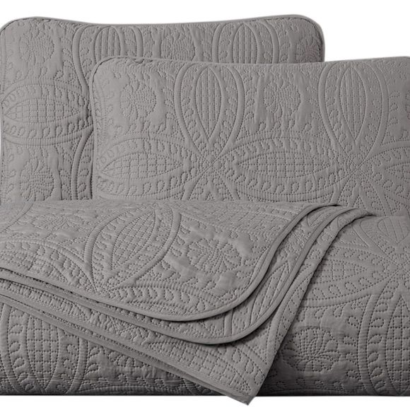 Chezmoi Collection Austin 3Piece Oversized
Bedspread Coverlet Set Queen Gray New - Picture 9 of 9